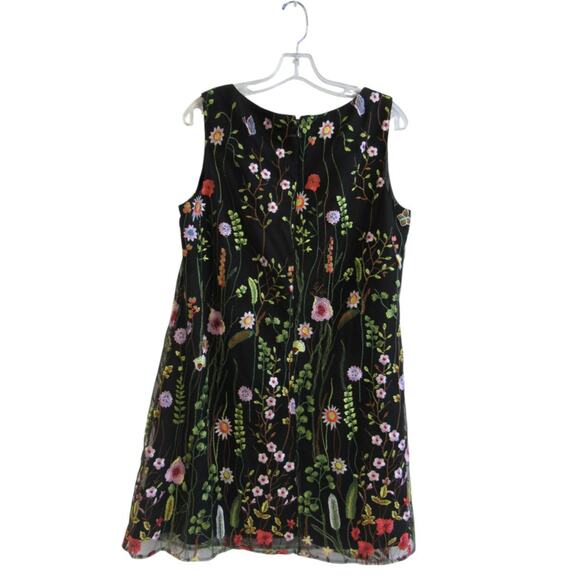 Tahari Floral Embroidered Black Shift Dress Size 12 NWT Wedding Guest - Picture 3 of 10